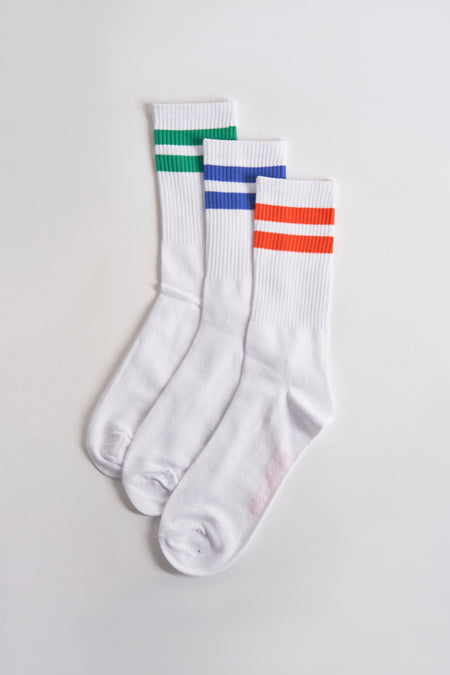 Set witte sokken ACCESSORIES BY JACK & JONES, met groene, blauwe en oranje strepen.