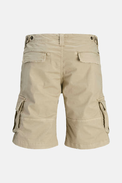 Short beige de ORIGINALS BY JACK & JONES, vue de dos, avec poches cargo et passants de ceinture.