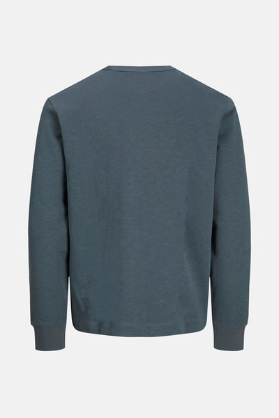 Grijze rondehals sweatshirt van ORIGINALS BY JACK & JONES, lange mouwen en klassieke pasvorm, achterzijde.