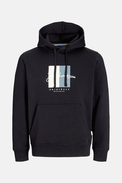Zwarte hoodie van ORIGINALS BY JACK & JONES met kangoeroezak en vierkant logo op de borst.