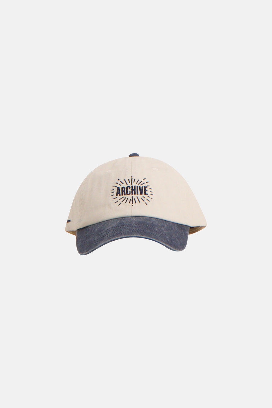 Casquette beige par ACCESSORIES BY JACK & JONES avec visière bleu délavé et logo "Archive" noir.