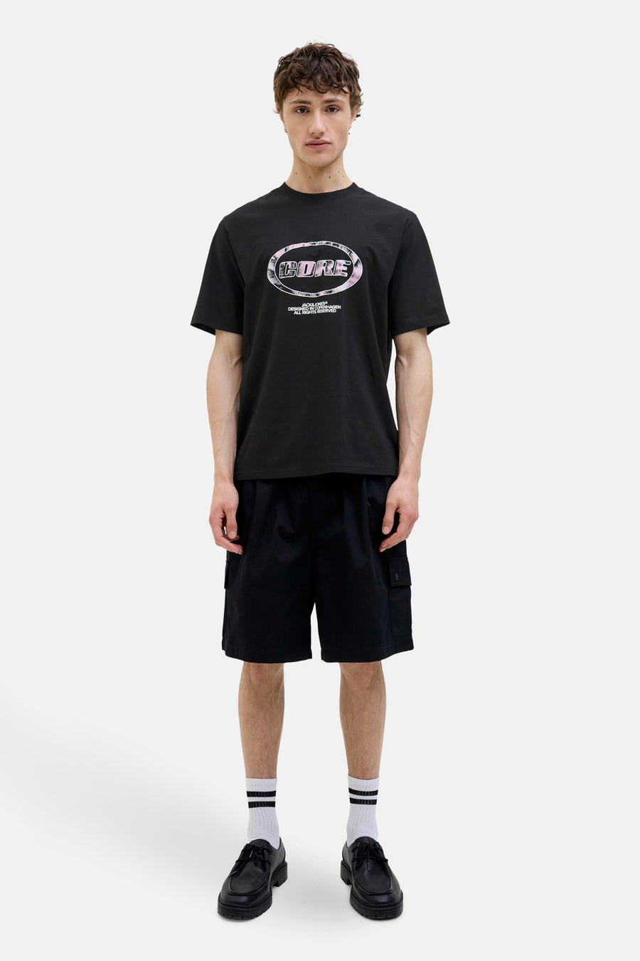 T-shirt noir à manches courtes de Originals by Jack & Jones, avec imprimé CORE ovale sur le devant.
