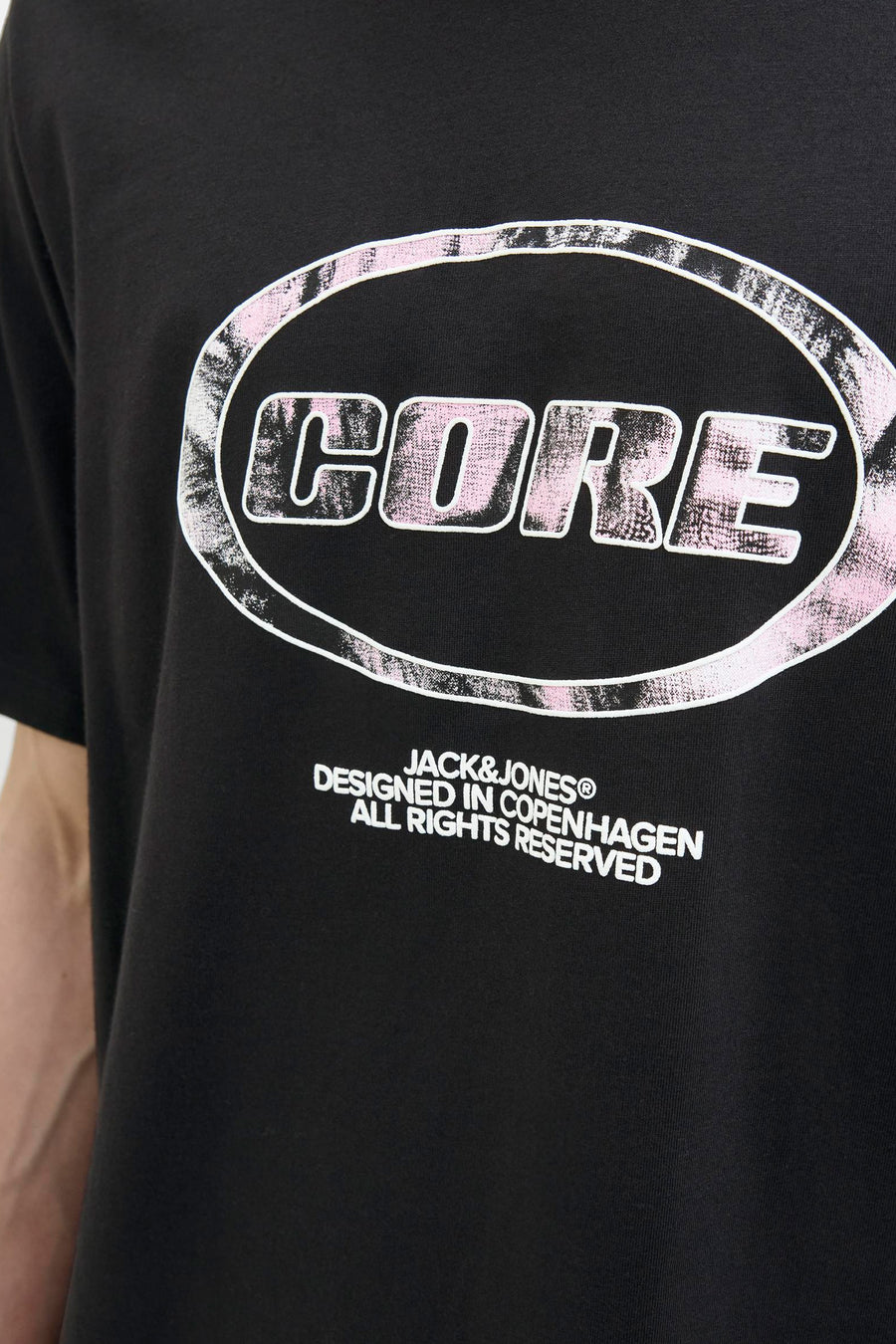 T-shirt à manches courtes noir de ORIGINALS BY JACK & JONES avec motif graphique "CORE" et texte.

