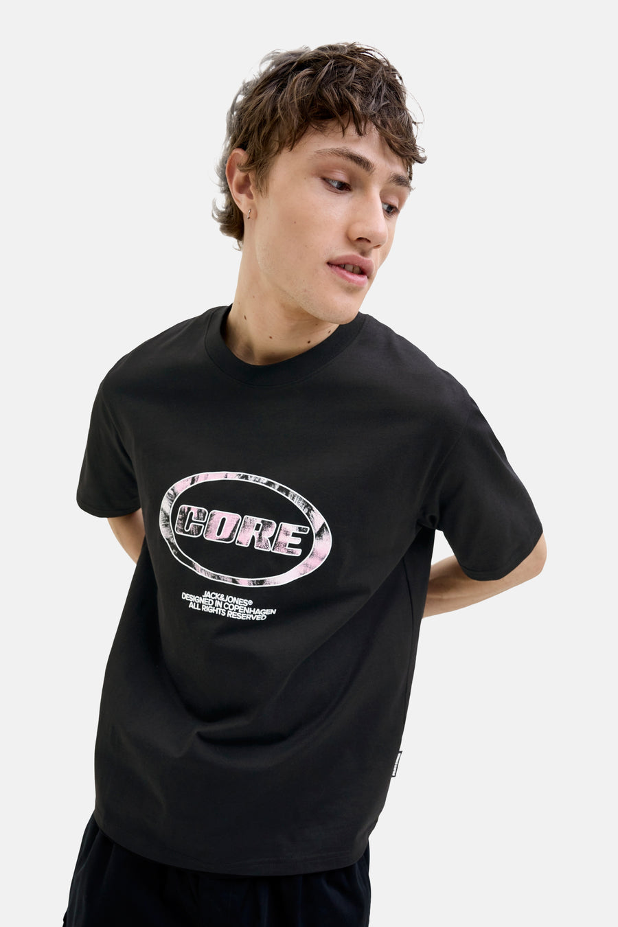 T-shirt à manches courtes noir de ORIGINALS BY JACK & JONES avec imprimé graphique CORE sur le devant.