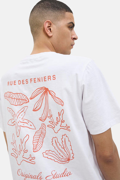 T-shirt à manches courtes blanc de JACK & JONES avec imprimé corail et texte au dos.
