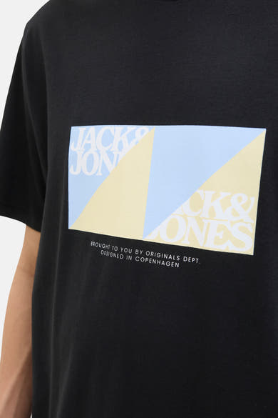 T-shirt à manches courtes noir par ORIGINALS BY JACK & JONES avec motif graphique rectangulaire bleu et jaune.