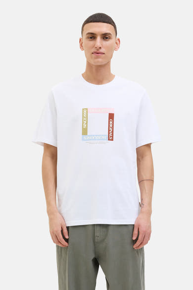 T-shirt blanc à manches courtes by ORIGINALS BY JACK & JONES, avec motif carré imprimé sur le devant.