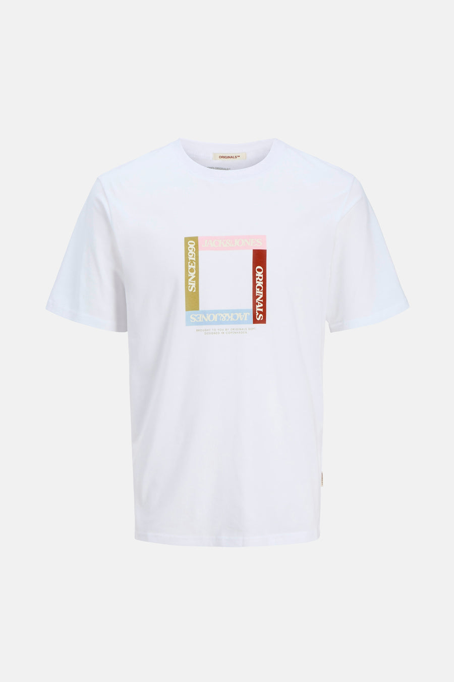 T-shirt à manches courtes blanc par ORIGINALS BY JACK & JONES, avec un imprimé graphique carré multicolore sur le devant.