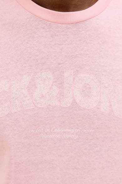 Roze T-shirt met korte mouwen van ORIGINALS BY JACK & JONES, met opgedrukte logoprint en de tekst "Created in Copenhagen".