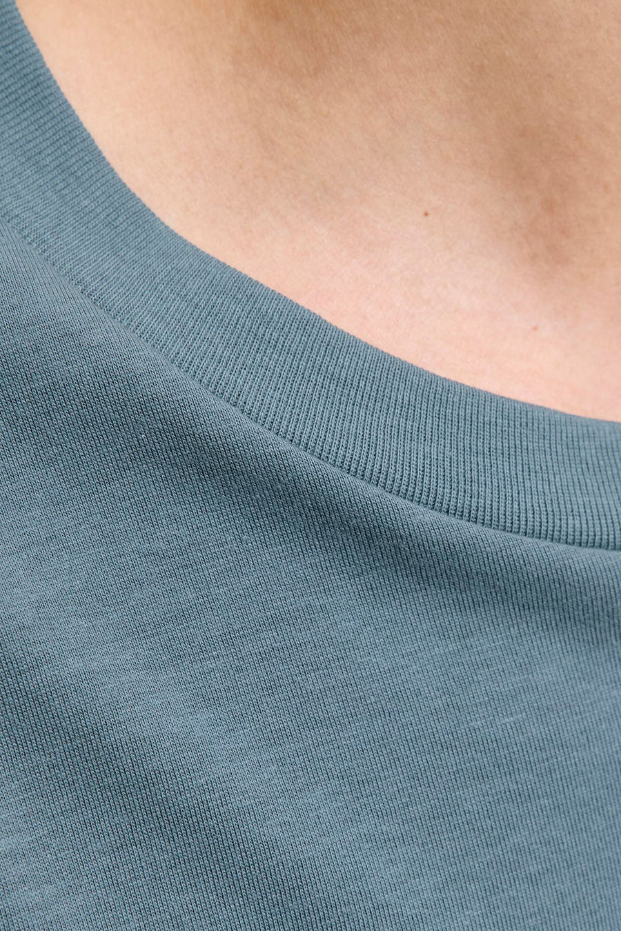 Blauw T-shirt met korte mouwen, van ORIGINALS BY JACK & JONES, met geribbelde textuur bij de halslijn.