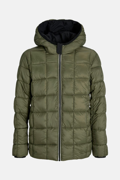 Kaki groene regenjas van JACK & JONES, met capuchon en witte ritssluiting.