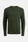 Pull vert à col rond de JACK & JONES, avec une texture côtelée horizontale.