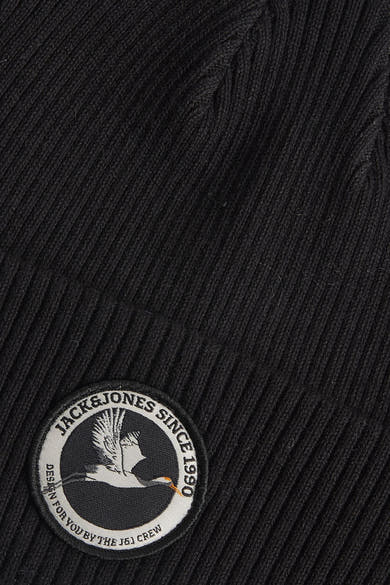 Bonnet noir en maille côtelée de ACCESSORIES BY JACK & JONES, avec écusson brodé rond avec logo et motif d'oiseau.