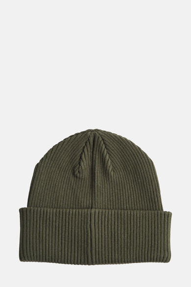 Bonnet vert en tricot côtelé par ACCESSORIES BY JACK & JONES, avec une bordure repliée et une texture douce.
