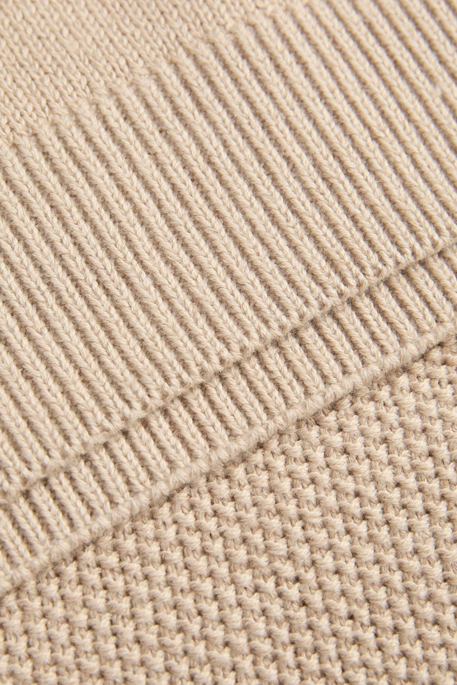 Beige ronde hals trui van JACK & JONES, in textuurgebreid met ribbelpatroon en breisel.