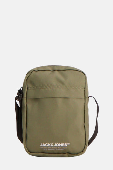 Sac à bandoulière kaki, de ACCESSORIES BY JACK & JONES, avec une bandoulière marron foncé.
