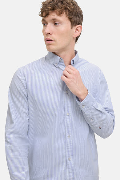 Chemise rayée bleue à manches longues de PREMIUM by JACK & JONES, avec patte de boutonnage et logo subtil sur la manche.