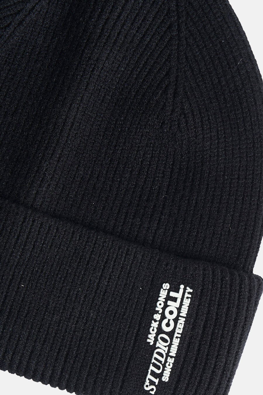 Bonnet noir en maille d'ACCESSORIES BY JACK & JONES, avec logo imprimé sur le bord.