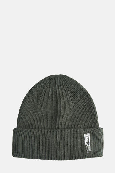 Bonnet vert de ACCESSORIES BY JACK & JONES, en maille côtelée avec étiquette logo sur le bord.