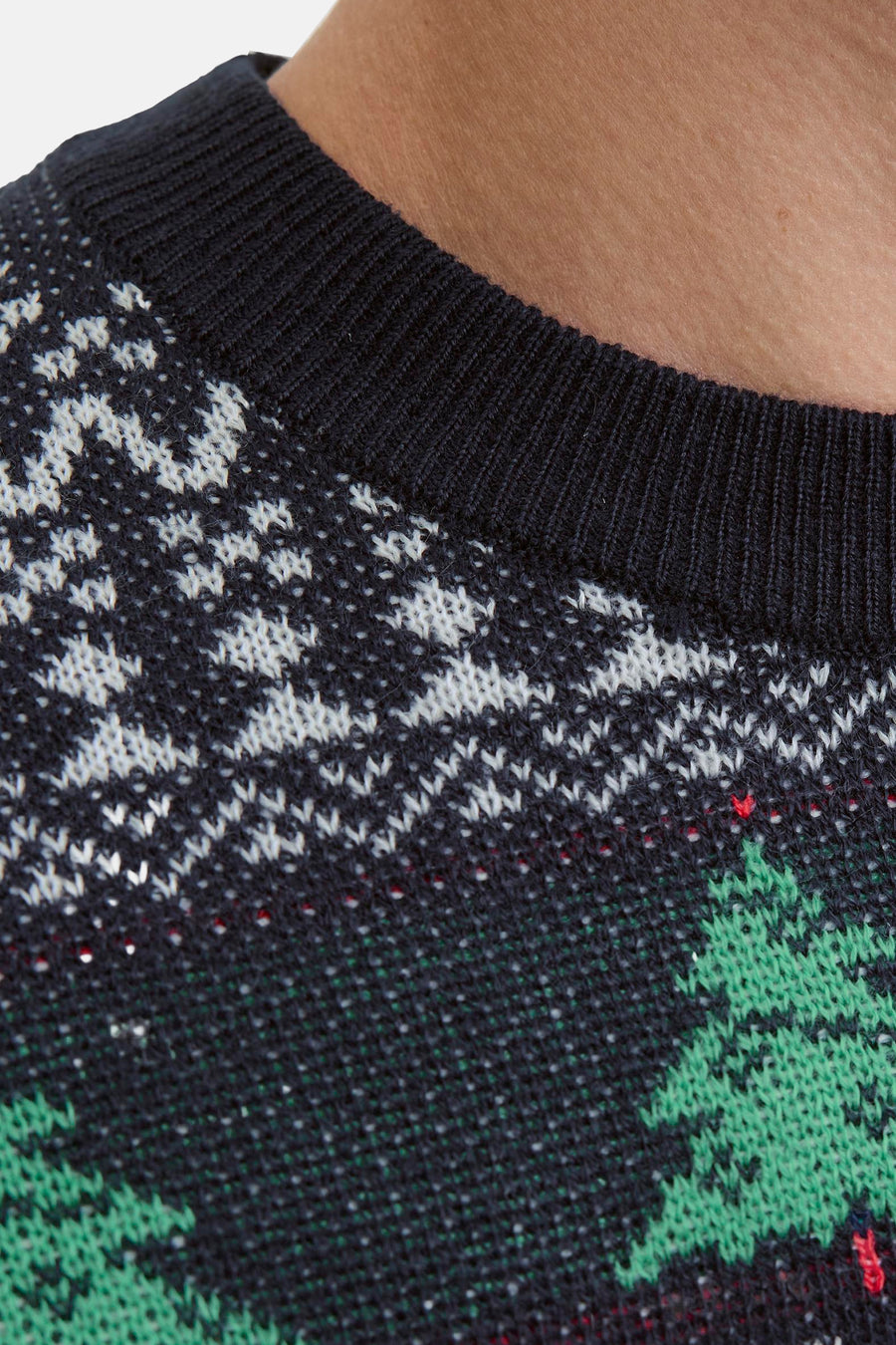 Pull à col rond bleu JACK & JONES avec motifs jacquard de Noël et col côtelé.