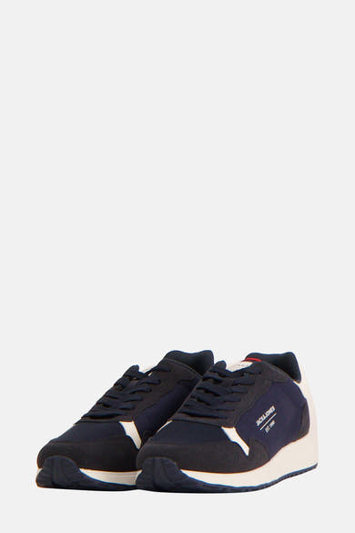 Baskets bleues de ACCESSORIES BY JACK & JONES avec lacets et semelle blanche.