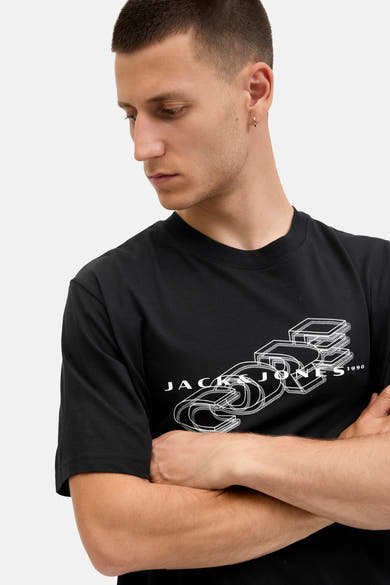 Zwart T-shirt met korte mouwen van JACK & JONES, met witte grafische print op de voorkant.