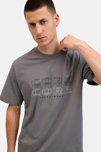 Grijs T-shirt met korte mouwen van JACK & JONES, met een grafische "CORE" print op de voorkant.