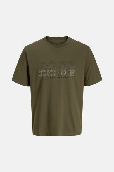 Olijfgroen T-shirt met korte mouwen van JACK & JONES, met een "CORE" grafisch patroon in watermerk.