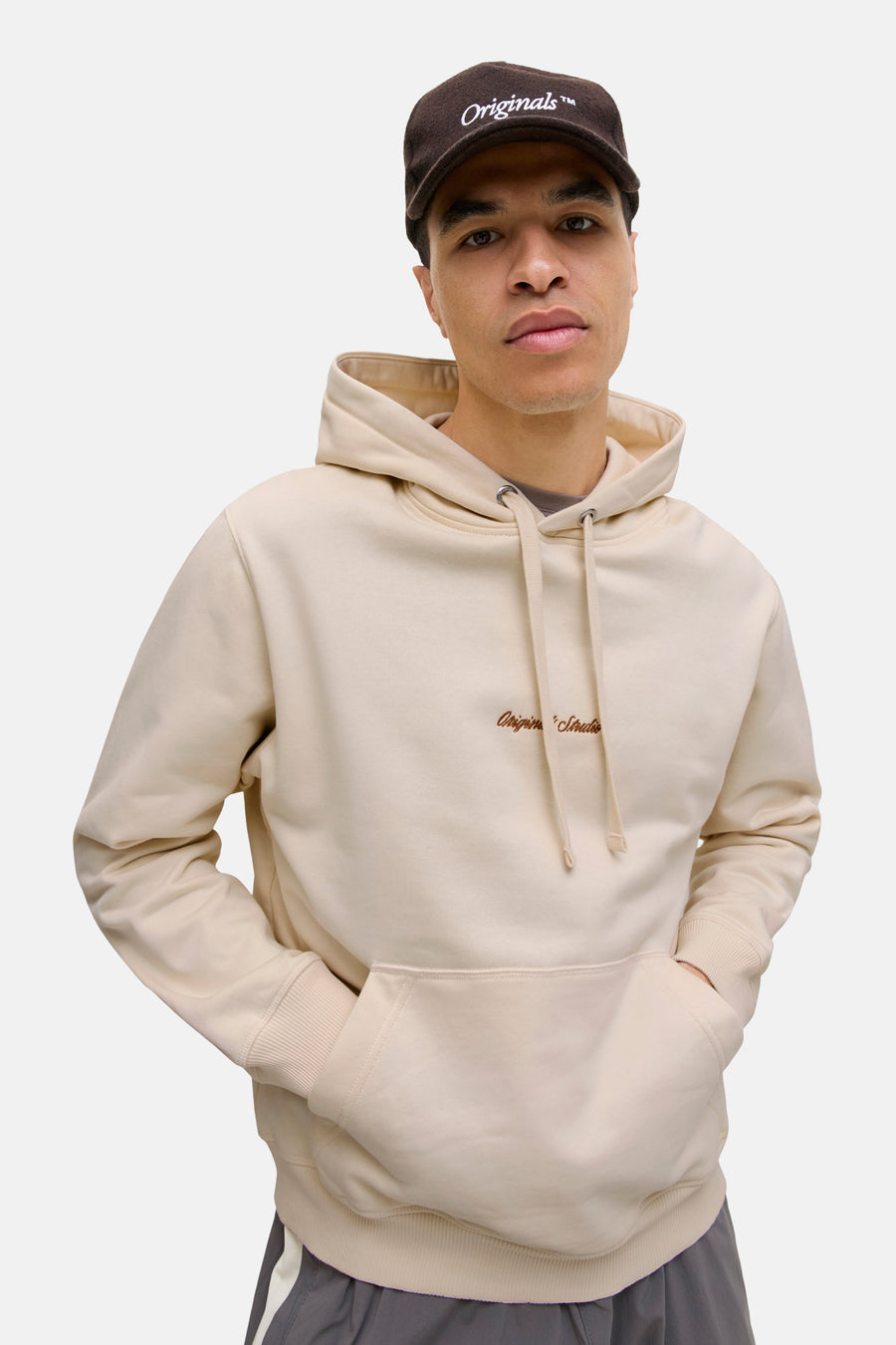 Beige hoodie van PREMIUM by JACK & JONES, met trekkoord en kangoeroezak.
