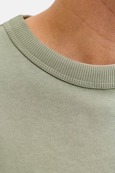 Groene sweater, ronde hals van ORIGINALS BY JACK & JONES, geribbelde textuurdetail bij de hals.