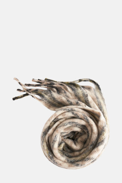 Écharpe beige en laine mélangée de ACCESSORIES BY JACK & JONES, à motif rayé et torsadée sur fond blanc.