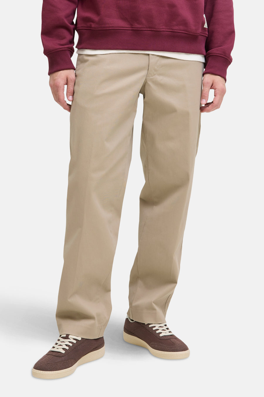 Beige chino van JACK & JONES JEANS INTELLIGENCE, met knoopzakken aan de achterkant.