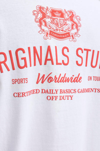 T-shirt blanc à manches courtes de PREMIUM by JACK & JONES avec lettrage rouge et motif héraldique.