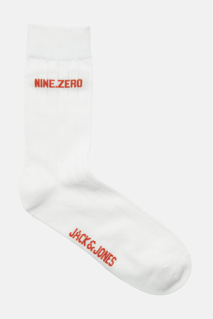 Witte sok van ACCESSORIES BY JACK & JONES met rode opdruk "NINE.ZERO" en "JACK&JONES".