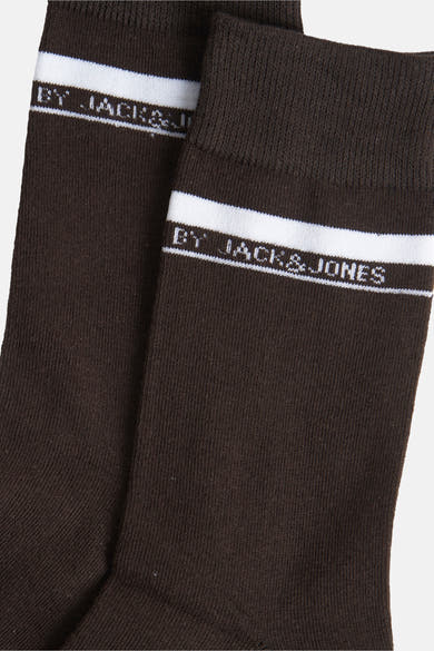Chaussettes marron by Jack & Jones, avec rayure blanche et logo de la marque.