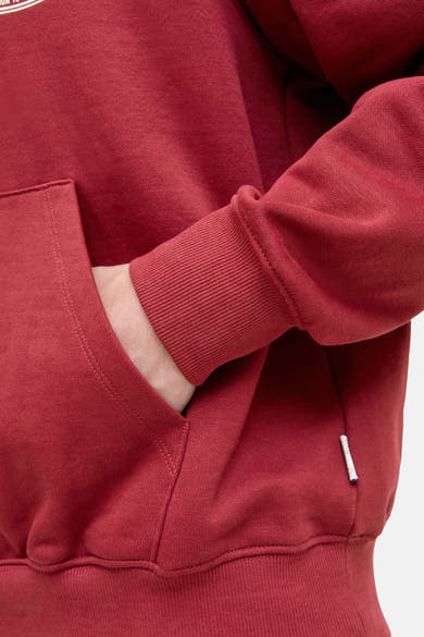 Rode hoodie van PREMIUM by JACK & JONES met een kangoeroezak en een fleece textuur.