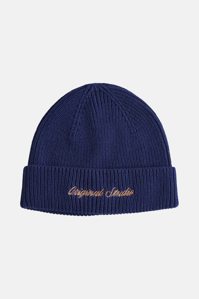 Bonnet bleu en maille côtelée de ACCESSORIES BY JACK & JONES, avec broderie décorative ton sur ton.