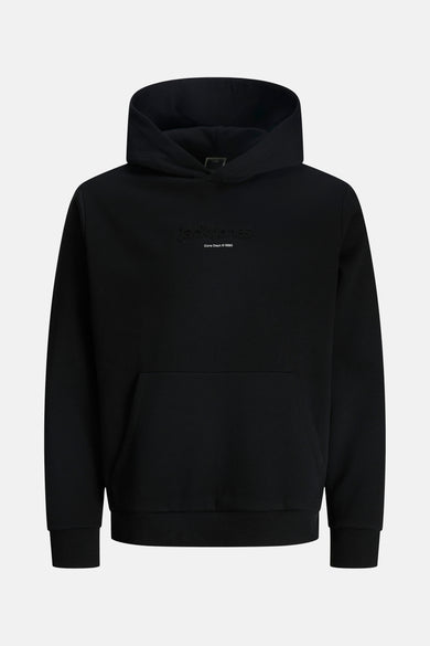 Sweat à capuche noir par JACK & JONES, avec logo discret et poche kangourou.
