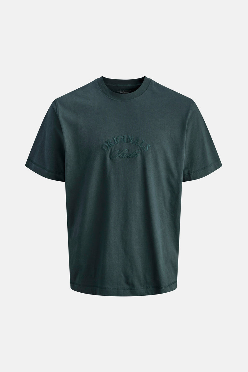 Groen T-shirt met korte mouwen van JACK & JONES met een geborduurd logo op de voorkant.