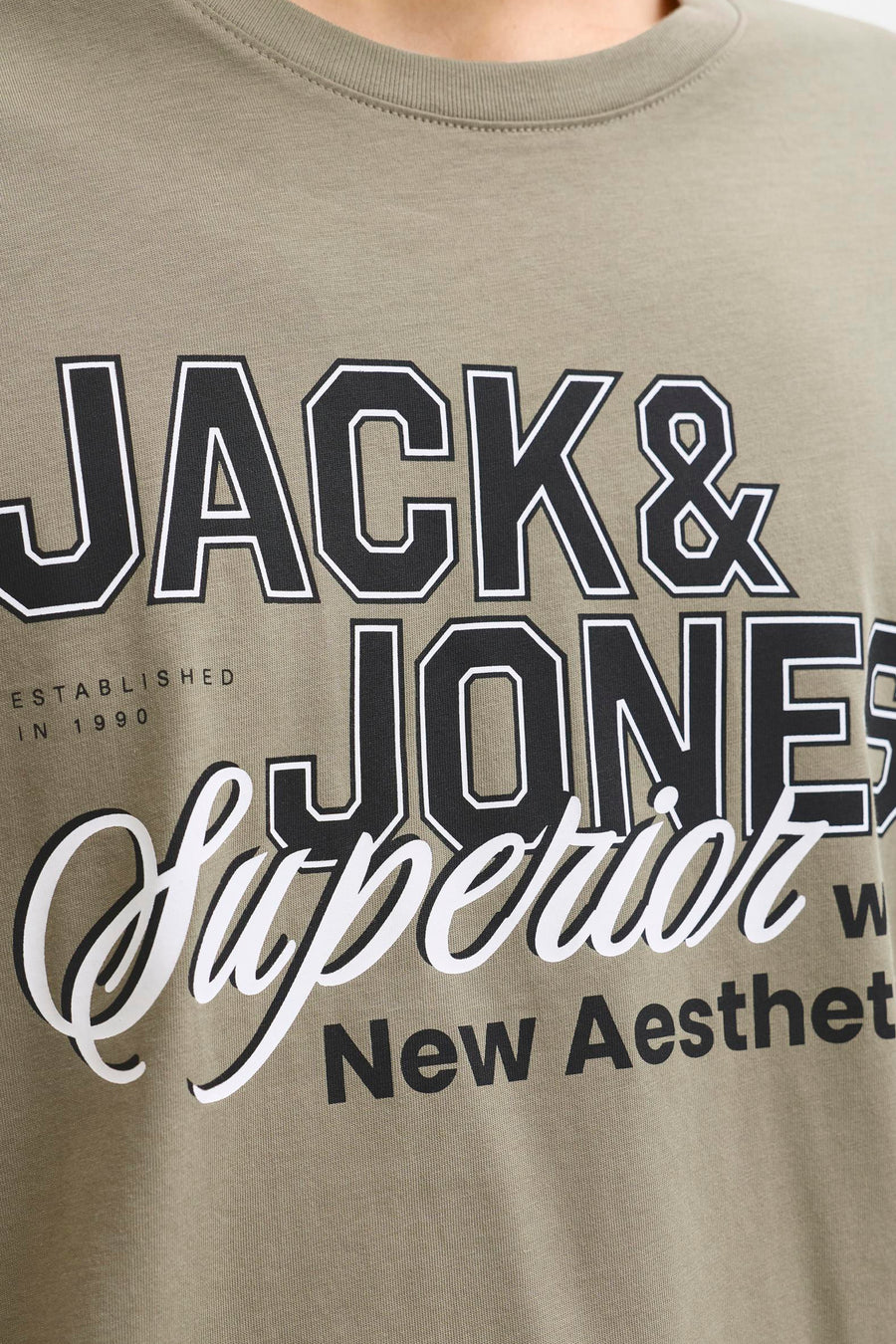 Kaki T-shirt met korte mouwen van ORIGINALS by JACK & JONES met zwart-witte grafische print.