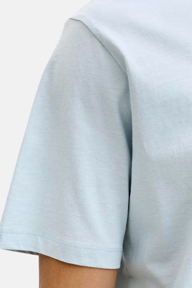 Blauw T-shirt met korte mouwen, van JACK & JONES, mouw- en kraagdetail.