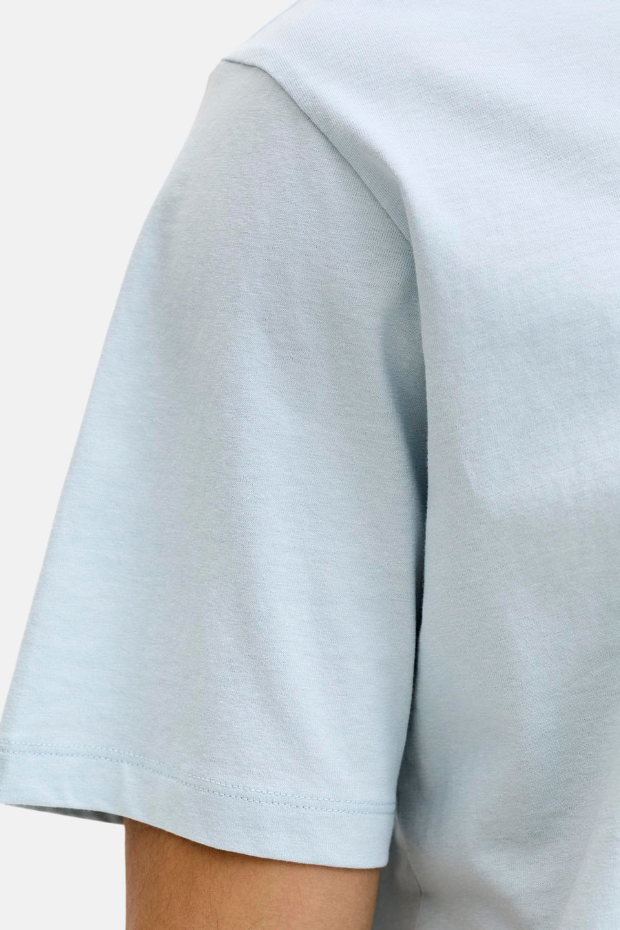 Blauw T-shirt met korte mouwen, van JACK & JONES, mouw- en kraagdetail.