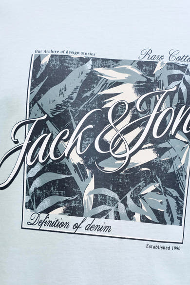 Blauw T-shirt met korte mouwen van JACK & JONES, met bloemenprint en decoratieve letters.