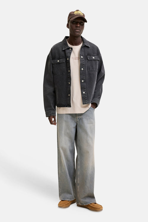 T-shirt beige de ORIGINALS BY JACK & JONES avec l'inscription "Our Archive OF CREATIONS" sur la poitrine.