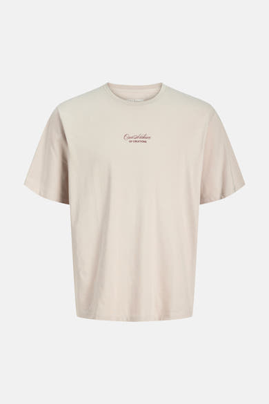 T-shirt beige à manches courtes d'ORIGINALS BY JACK & JONES avec un imprimé 'Our Archive OF CREATIONS' bordeaux sur la poitrine.