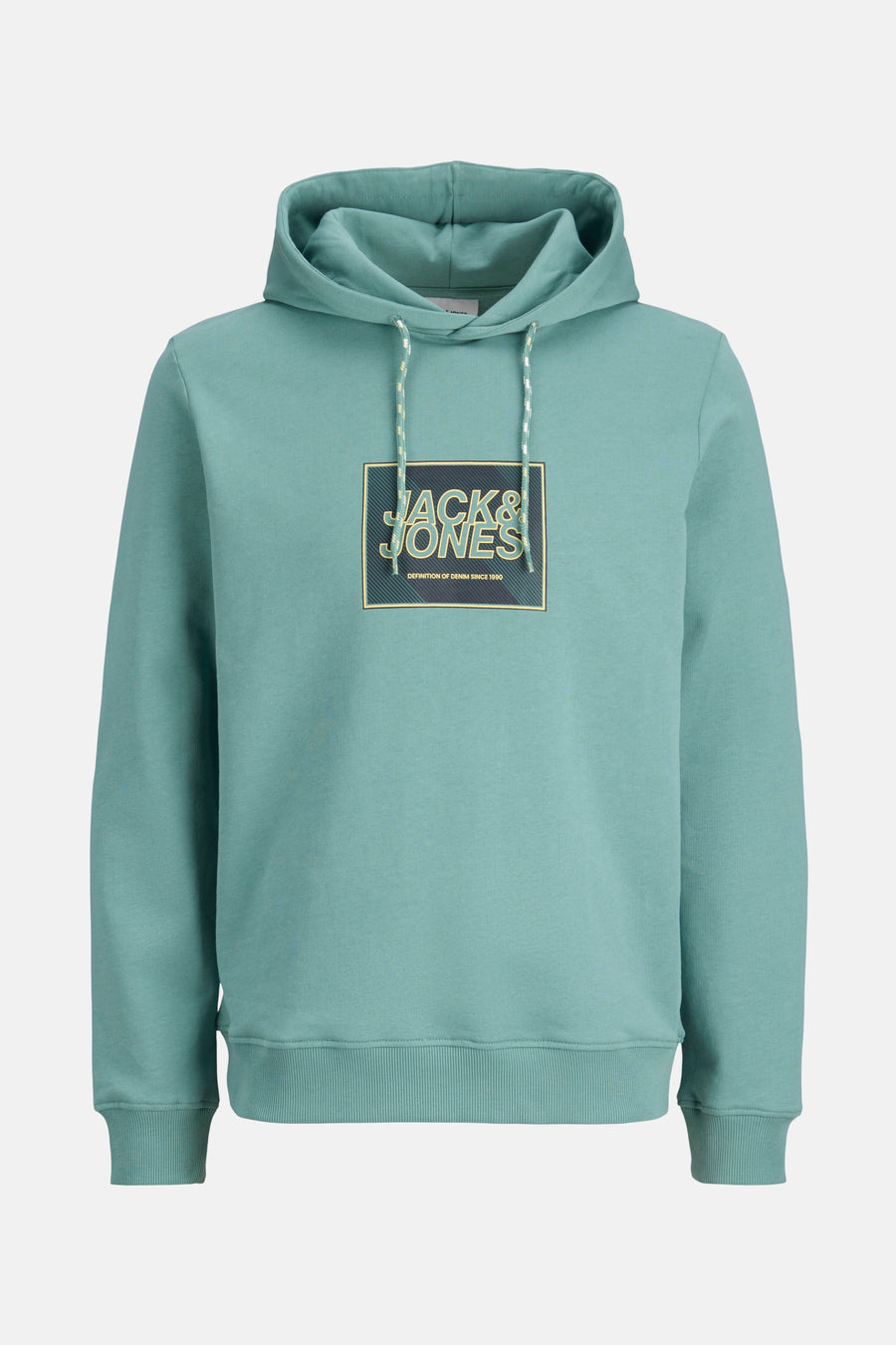 Groene hoodie van JACK & JONES, met trekkoord en rechthoekig logo op de voorkant.