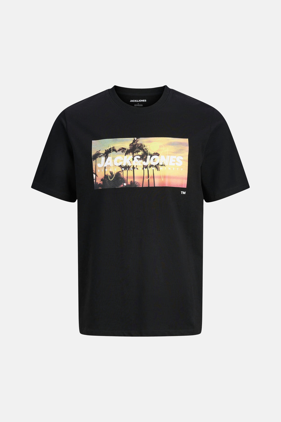 T-shirt noir de JACK & JONES avec imprimé coucher de soleil, palmiers et texte sur la poitrine.