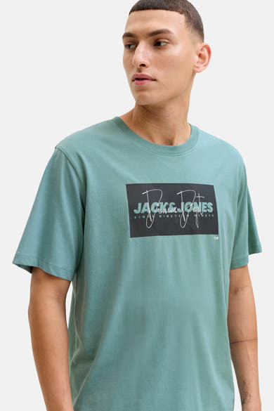 Blauw T-shirt met korte mouwen van JACK & JONES, met grafische print op de voorkant.
