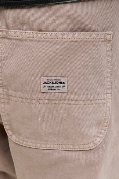 Beige broek van JACK & JONES JEANS INTELLIGENCE, met opgestikte zak en geweven logo.