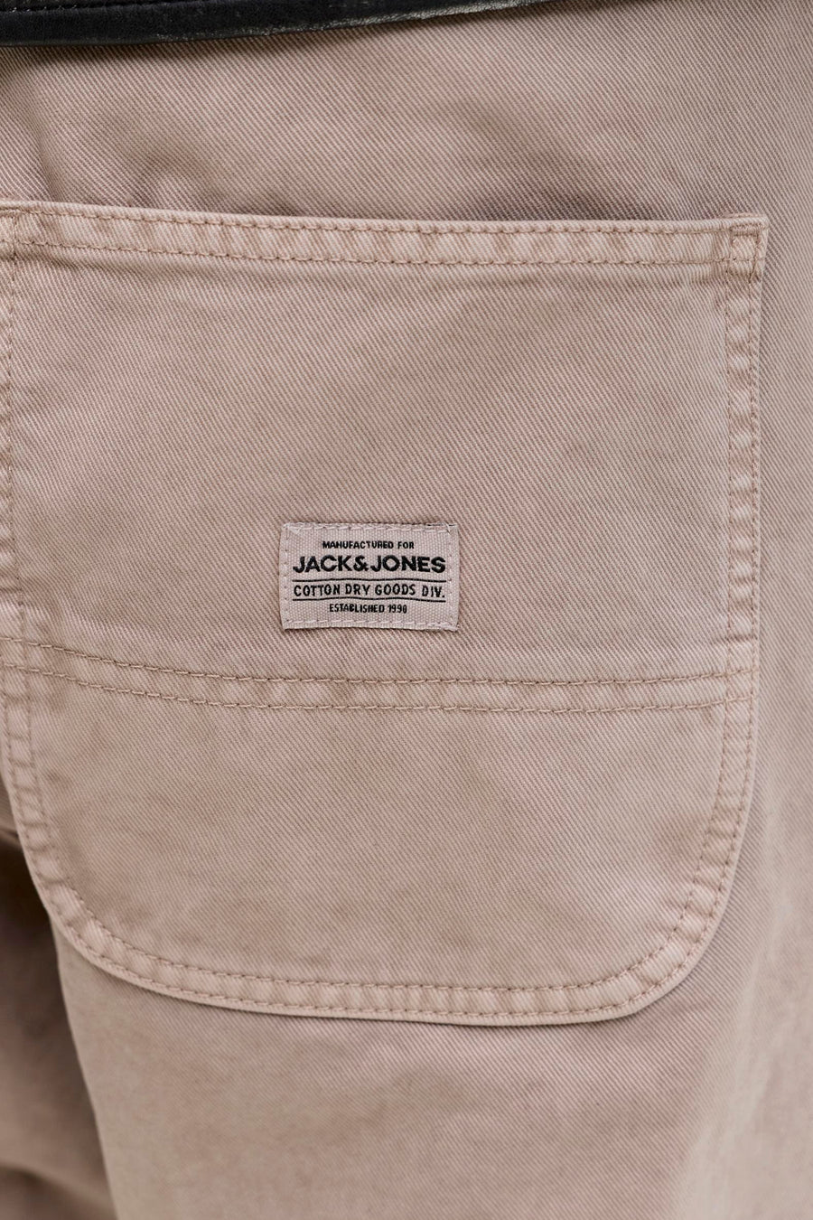 Beige broek van JACK & JONES JEANS INTELLIGENCE, met opgestikte zak en geweven logo.